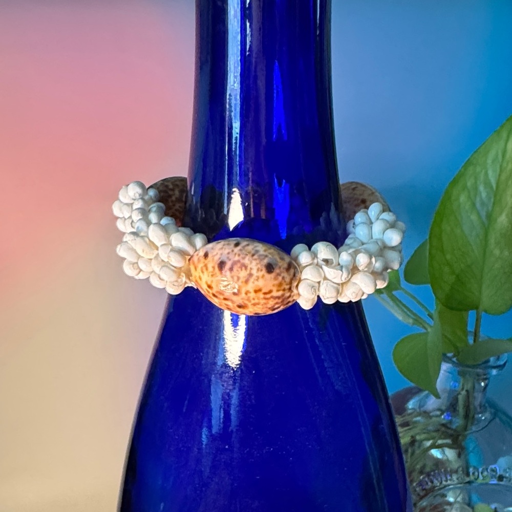 Hawaiian Shell and Bead Bracelet
